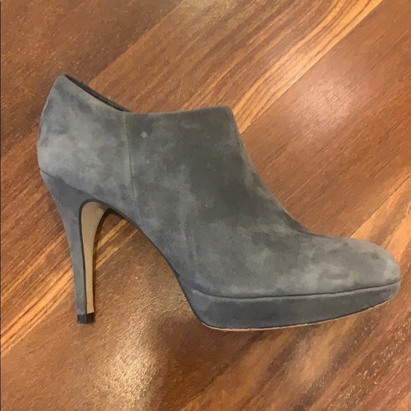 Vince Camudo grey suede booties. - Picture 1 of 5